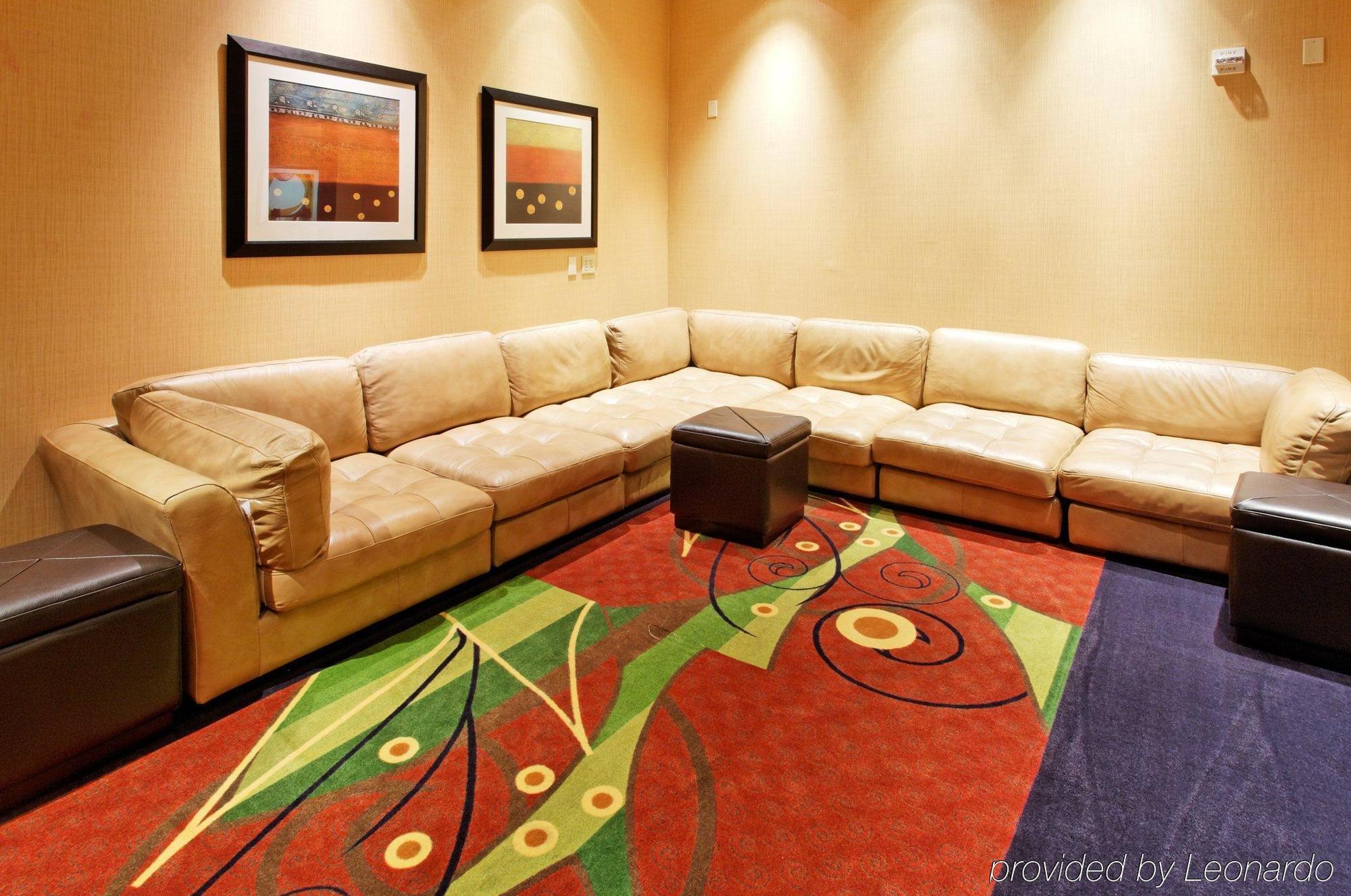 Holiday Inn Arlington Northeast By Ihg Interior foto