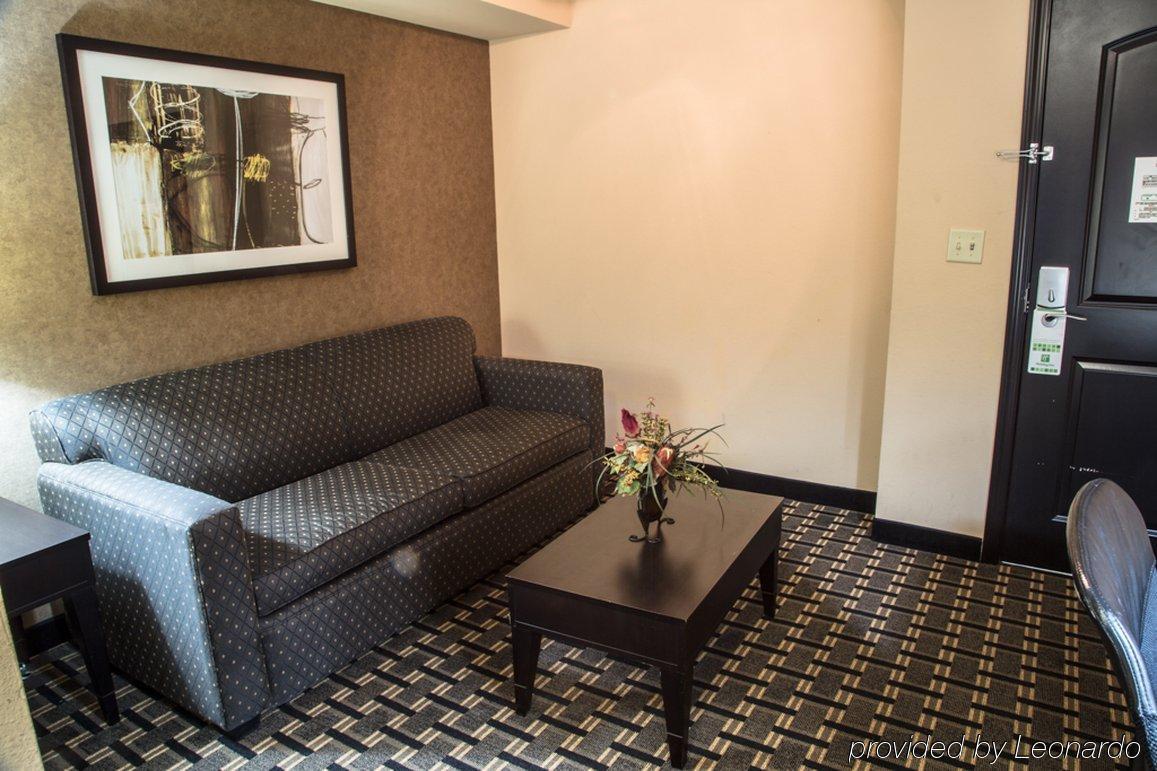 Holiday Inn Arlington Northeast By Ihg Exterior foto